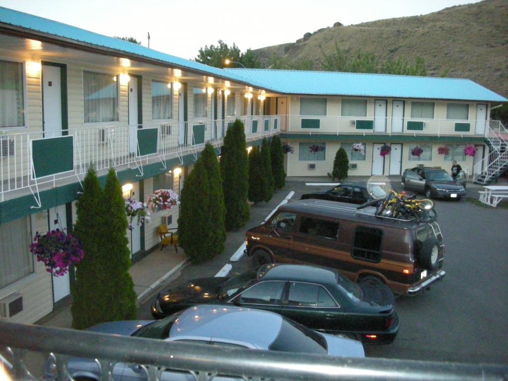 Cache Creek Inn Eksteriør billede