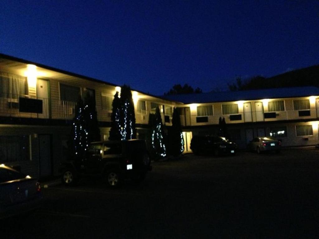 Cache Creek Inn Eksteriør billede